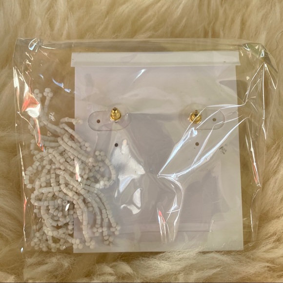 FOUNTAIN TASSEL EARRING - Picture 7 of 8